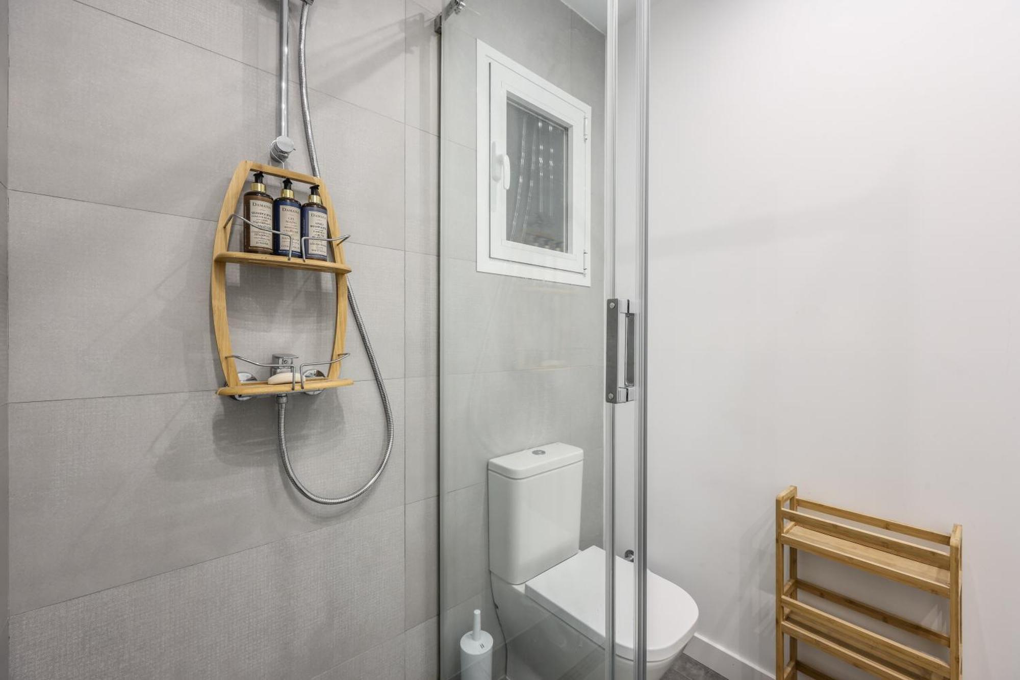 Be Coliving Madrid Centro Hotel Ngoại thất bức ảnh