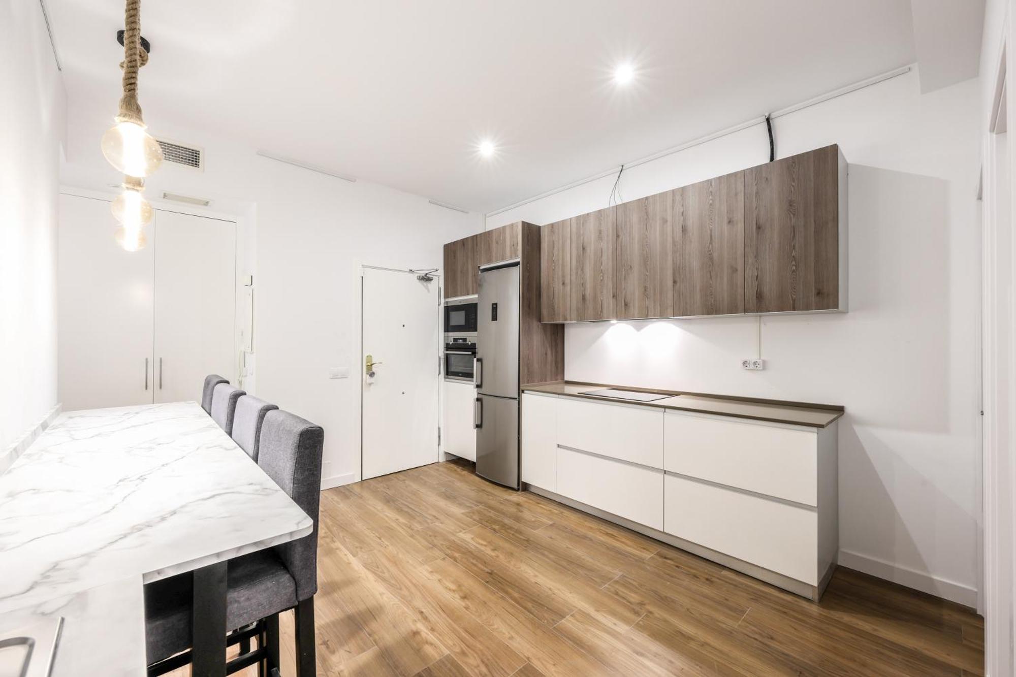 Be Coliving Madrid Centro Hotel Ngoại thất bức ảnh