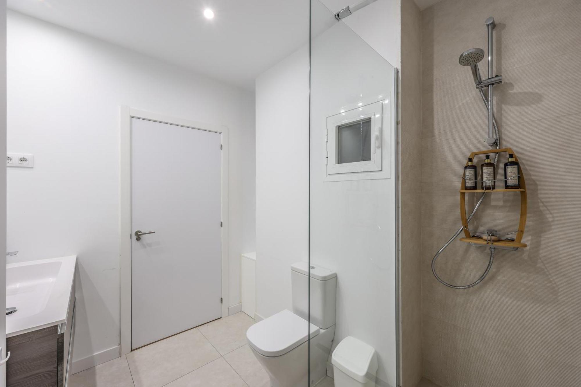 Be Coliving Madrid Centro Hotel Ngoại thất bức ảnh